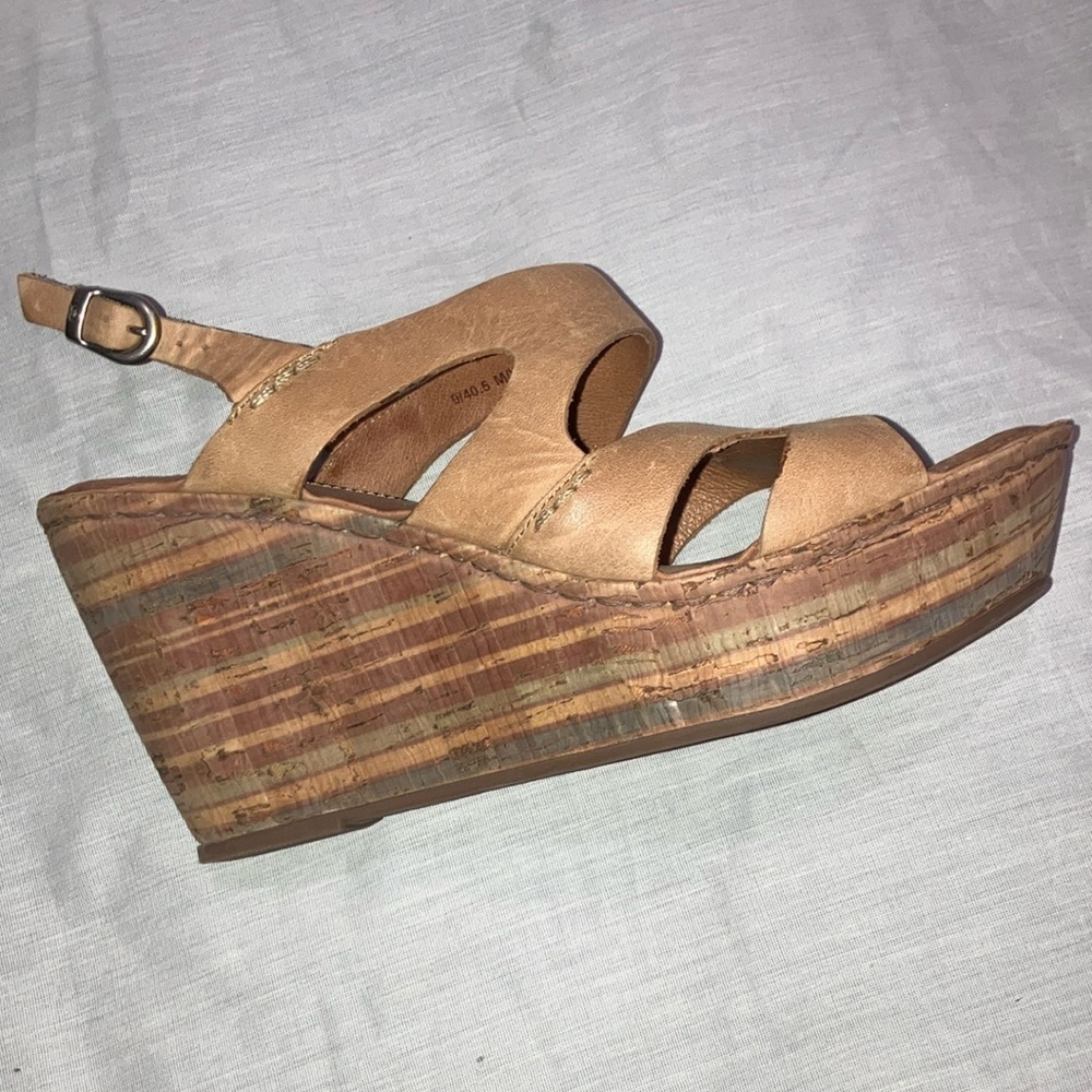 Size 9 (40.5) leather Women's Tan Wedge Sandals - Picture 2 of 16